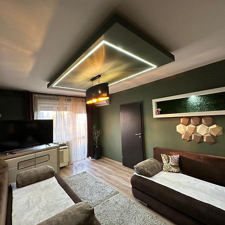 Mox Downtown Apartman Debrecen Ngoại thất bức ảnh