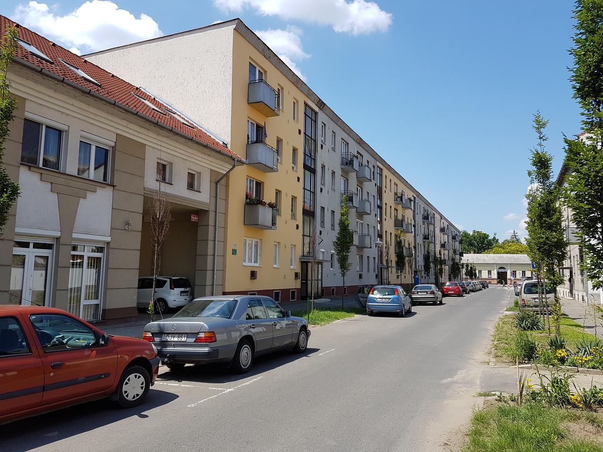 Mox Downtown Apartman Debrecen Ngoại thất bức ảnh